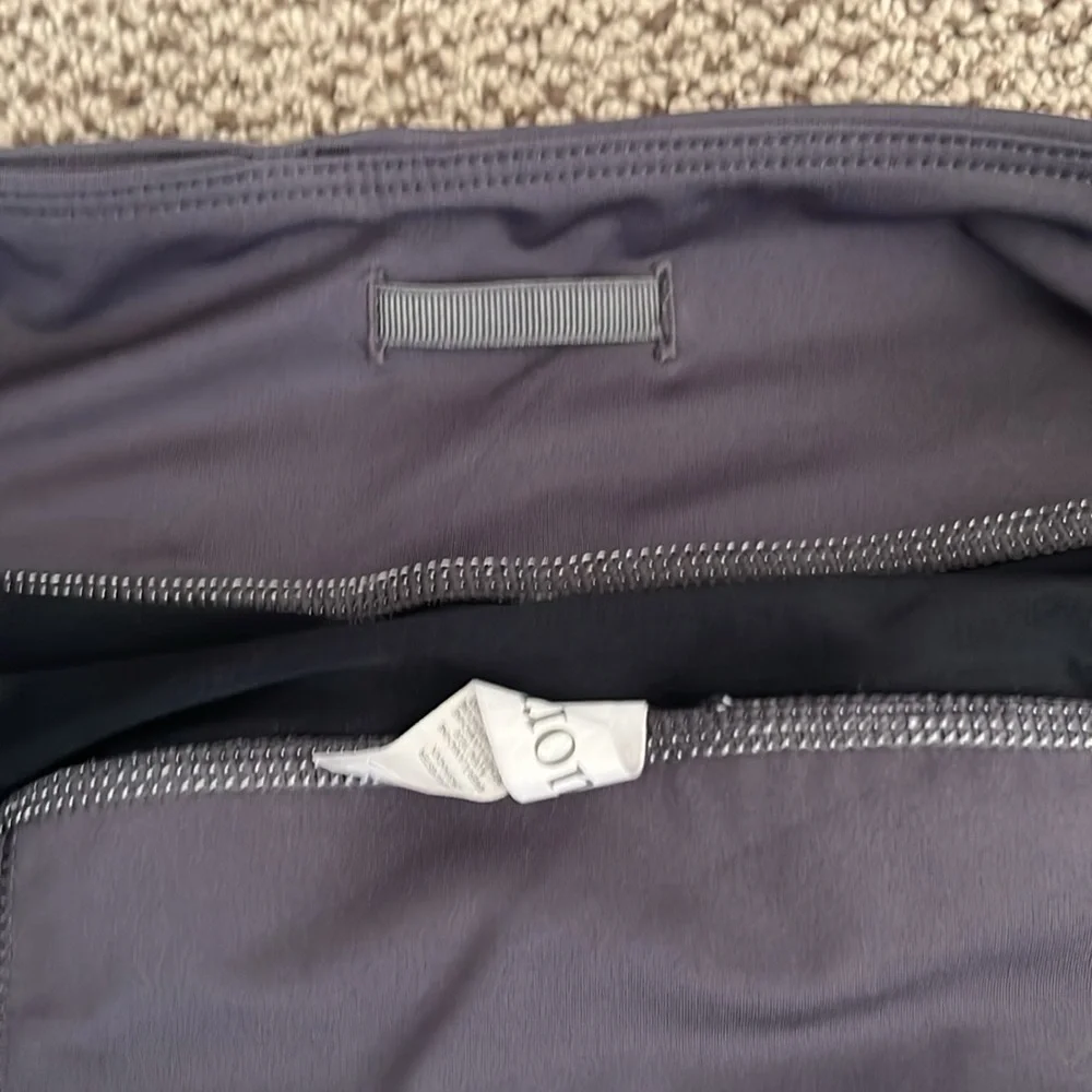 Vuori work out shorts - Picture 6 of 7